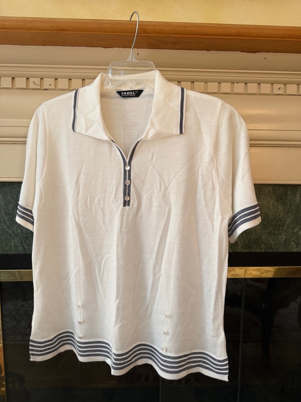 Tabel White V-Neck Knit Sweater with Navy Trim